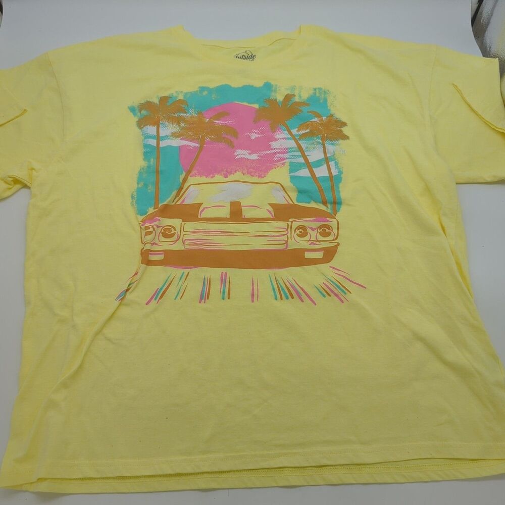 Live Outside The Limits Womens Size XL Extra Large T-Shirt Yellow Classic Car